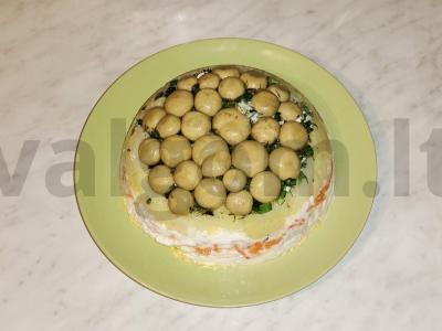 Salotas „Gribų krepšelis“ su pievagrybiais, daržovėmis ir sūriu pagrindine nuotrauka