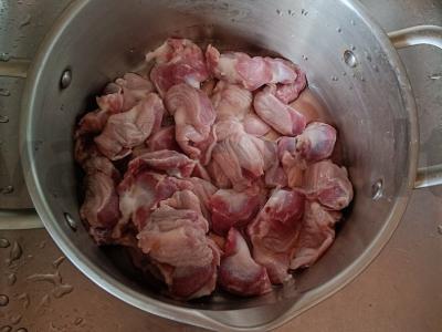 Pšenių košė su troškintomis vištų skrandžiais Žingsnis 1