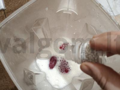 Naudingas braškių kokteilis Žingsnis 3