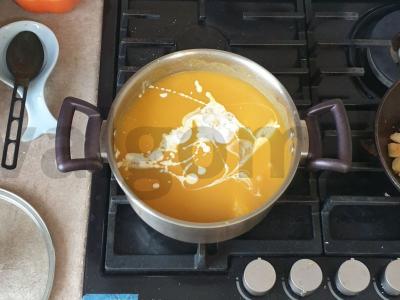 Grietininis moliūgų kremas su skrudinta duona Žingsnis 5