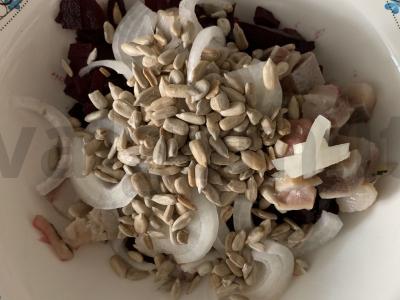 Salotos su burokėliais, silke ir sėklomis Žingsnis 3