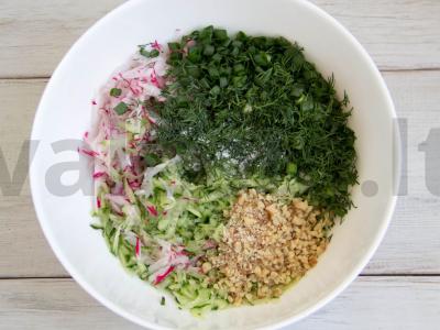 Šaltas sriuba „Tarator“ su kefyru Žingsnis 3