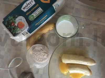 Kepti bananų blynai ant grotelių Žingsnis 1