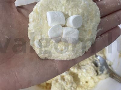 Sūrio pyragėliai iš lieso varškės su zefyrais Žingsnis 5