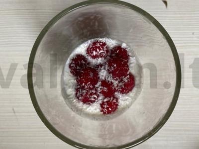 Herkulės su kefyru, avietėmis ir kokosų drožlėmis Žingsnis 6