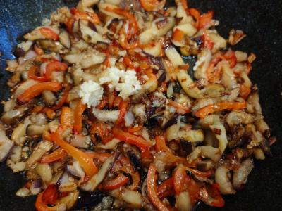 Bulguras su baklažanais ir paprikomis Žingsnis 8