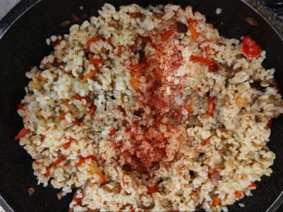 Bulguras su baklažanais ir paprikomis Žingsnis 11