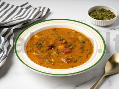 Aromatingas lęšių sriuba su džiovintais pomidorais pagrindine nuotrauka