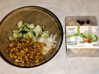 Salotos su raugintais kopūstais, bulvėmis ir prieskoniais Žingsnis 5