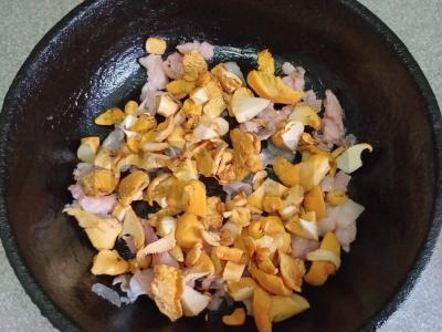 Spagečiai karbonara su voveraitėmis pietums Žingsnis 2