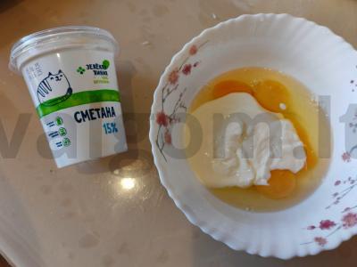 Kiaušinių ir žaliojo svogūno pyragas su grietine Žingsnis 6