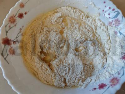 Kiaušinių ir žaliojo svogūno pyragas su grietine Žingsnis 7