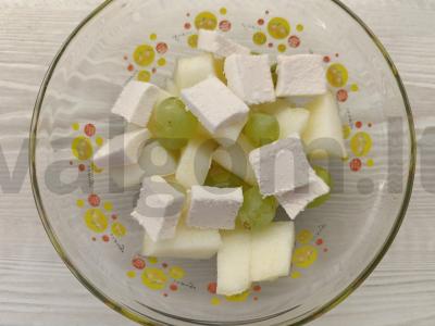 Vaisių salotos su pastile ir vafliais Žingsnis 3