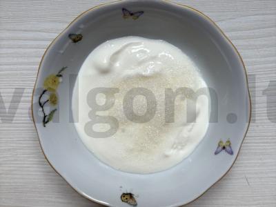 Sluoksniuotas desertas iš avižinių sausainių, džemo ir kremo Žingsnis 1