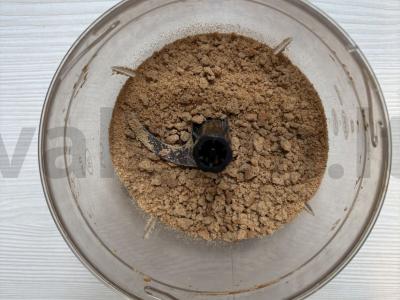 Sluoksniuotas desertas iš avižinių sausainių, džemo ir kremo Žingsnis 4