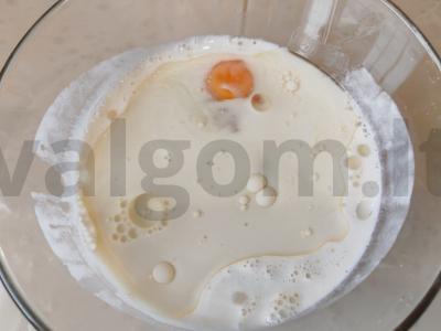 Kepti pyragėliai su kopūstais ir žuvimi ant mielinės tešlos Žingsnis 3