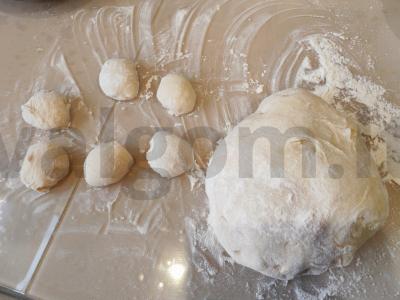 Kepti pyragėliai su kopūstais ir žuvimi ant mielinės tešlos Žingsnis 11