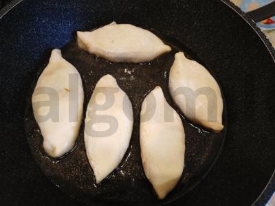 Kepti pyragėliai su kopūstais ir žuvimi ant mielinės tešlos Žingsnis 15