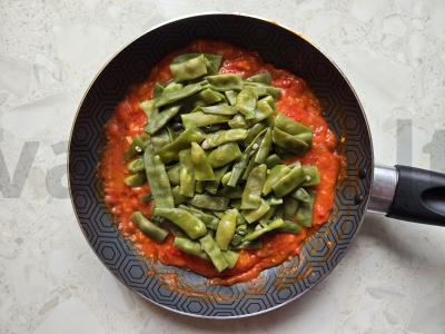 Žaliosios pupelės su dešrelėmis Žingsnis 8