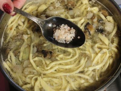 Mėsos sriuba su grybais ir bulvėmis Žingsnis 15