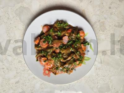 Žaliosios pupelės su dešrelėmis pagrindine nuotrauka