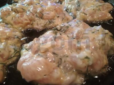 Smulkintos kotletai su žolelėmis ir česnaku Žingsnis 4