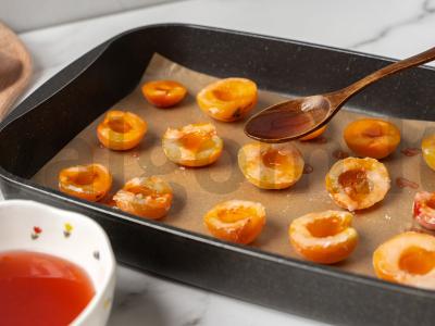 Kremiškas desertas su keptomis abrikosais Žingsnis 3