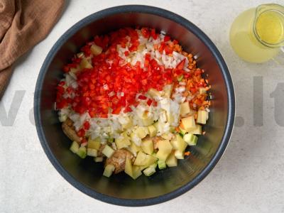 Kalakutiena su cukinijomis lėtoje viryklėje Žingsnis 4