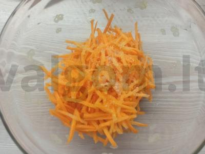 Salotos su burokėliais ir morkomis korėjietiškai Žingsnis 1