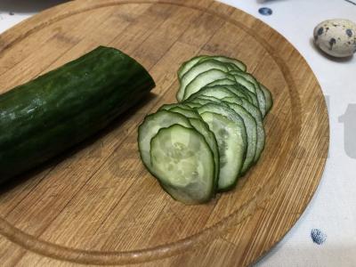 Sumuštiniai su lašiša ir putpelių kiaušiniais Žingsnis 2