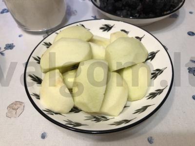 Kompotas su vynuogėmis ir obuoliu Žingsnis 1