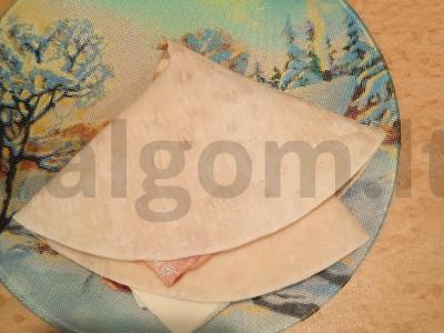 Konvertukai su kumpiu ir mocarela pusryčiams Žingsnis 6