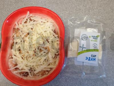 Šampinjonai, troškinti grietinėje ir kepti po sūriu Žingsnis 6