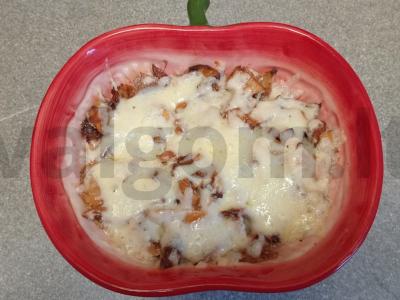 Šampinjonai, troškinti grietinėje ir kepti po sūriu Žingsnis 7