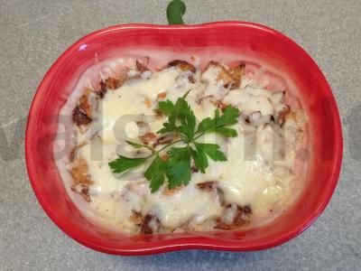 Šampinjonai, troškinti grietinėje ir kepti po sūriu pagrindine nuotrauka