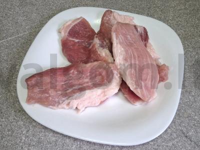 Kiaulienos kotletai džiūvėsėliuose per 30 minučių Žingsnis 1