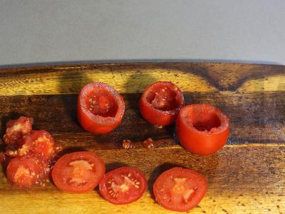 Omletas su pomidorais, įdarytais varške Žingsnis 1