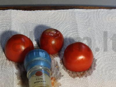 Omletas su pomidorais, įdarytais varške Žingsnis 4