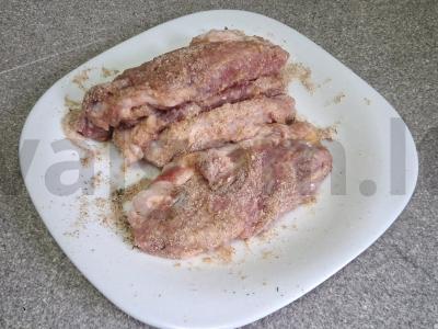 Kiaulienos kotletai džiūvėsėliuose per 30 minučių Žingsnis 7