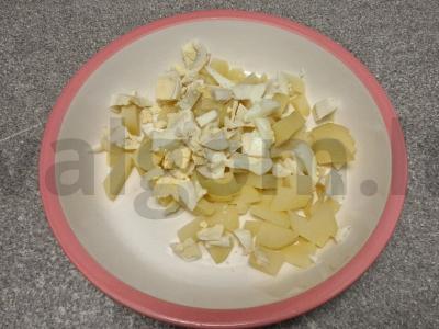 Okroška su kefyru ir rūkytomis dešromis Žingsnis 1