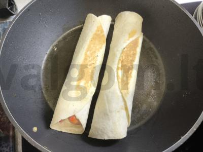 Tortilija su dešrele ir saldžiuoju pipiru Žingsnis 6