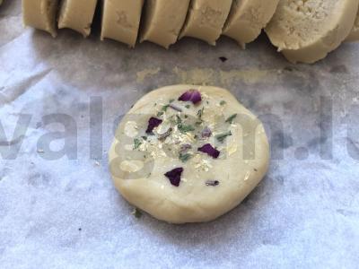 Sausainiai su kvapniaisiais žolelėmis Žingsnis 3