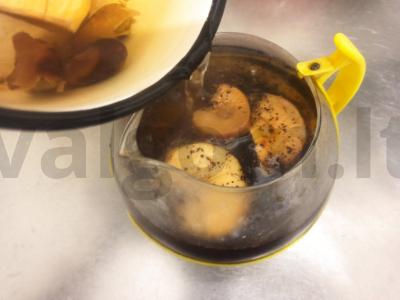 Arbatos gėrimas su obuoliu ir džiovintais vaisiais Žingsnis 3