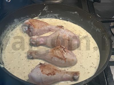 Vištienos blauzdelės grietinėlės padaže Žingsnis 5