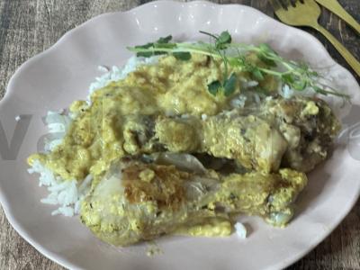 Vištienos blauzdelės grietinėlės padaže pagrindine nuotrauka