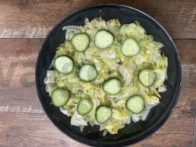 Lengvas daržovių salotas su brie sūriu Žingsnis 3