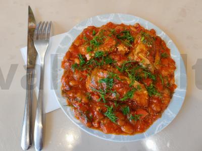 Lobio su vištiena, prieskoniais ir žolelėmis pagrindine nuotrauka