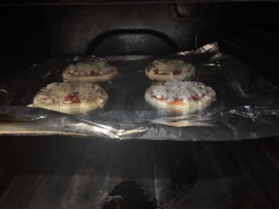 Skani pica ant mielinės tešlos Žingsnis 11