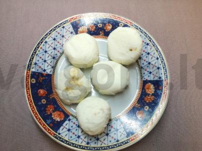 Varškės sūreliai su kokosų drožlėmis ir braškių džemu Žingsnis 6