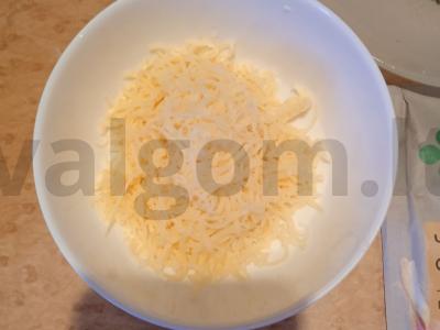 Tortilija su sūriu ir konservuotais ananasais Žingsnis 1